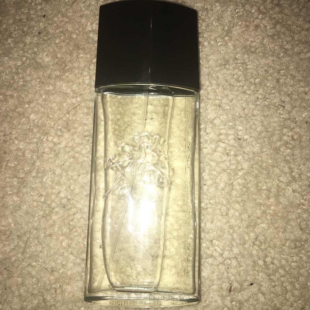 Observe Lessence Perfume